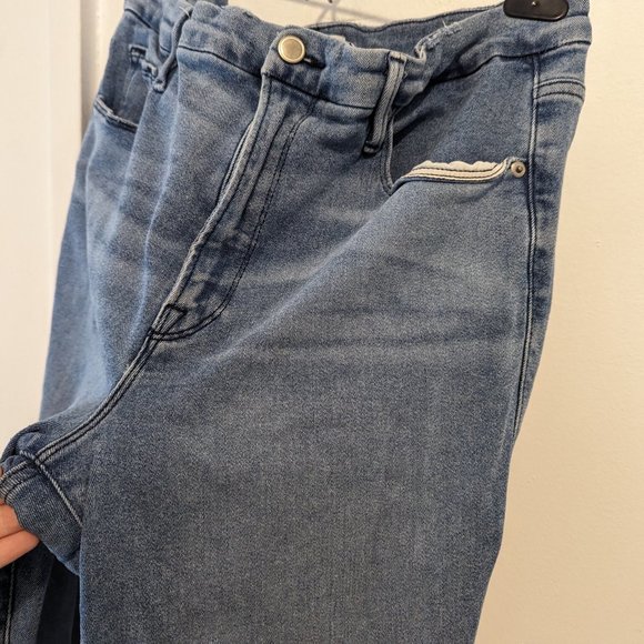 Good American Good Straight Split Pocket Jeans - Picture 6 of 16